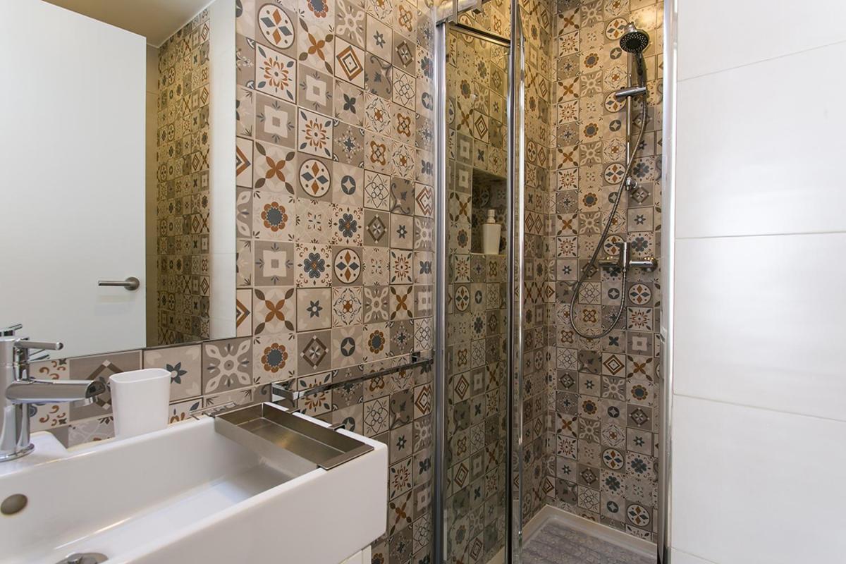 Suites Amalia Guesthouse Near Rossio Square 리스본 외부 사진